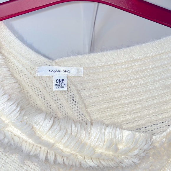 Sophia Max one size fits all Cream Color Pullover Shaw. - Picture 5 of 5